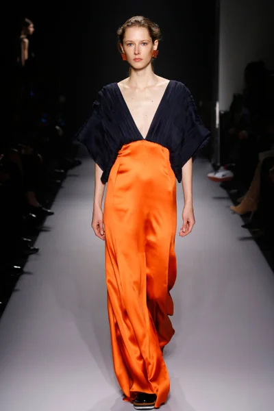 Look 12
